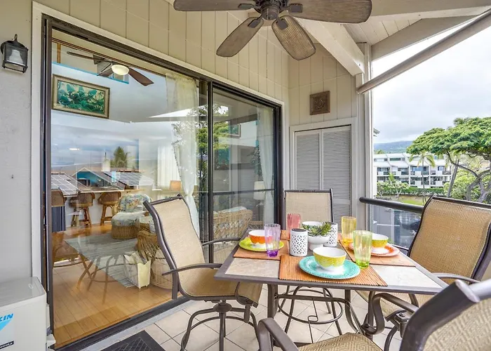 Downtown Kailua-Kona Condo With Pool And Views