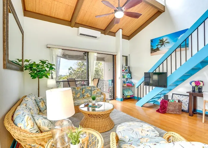 Downtown Kailua-Kona Condo With Pool And Views